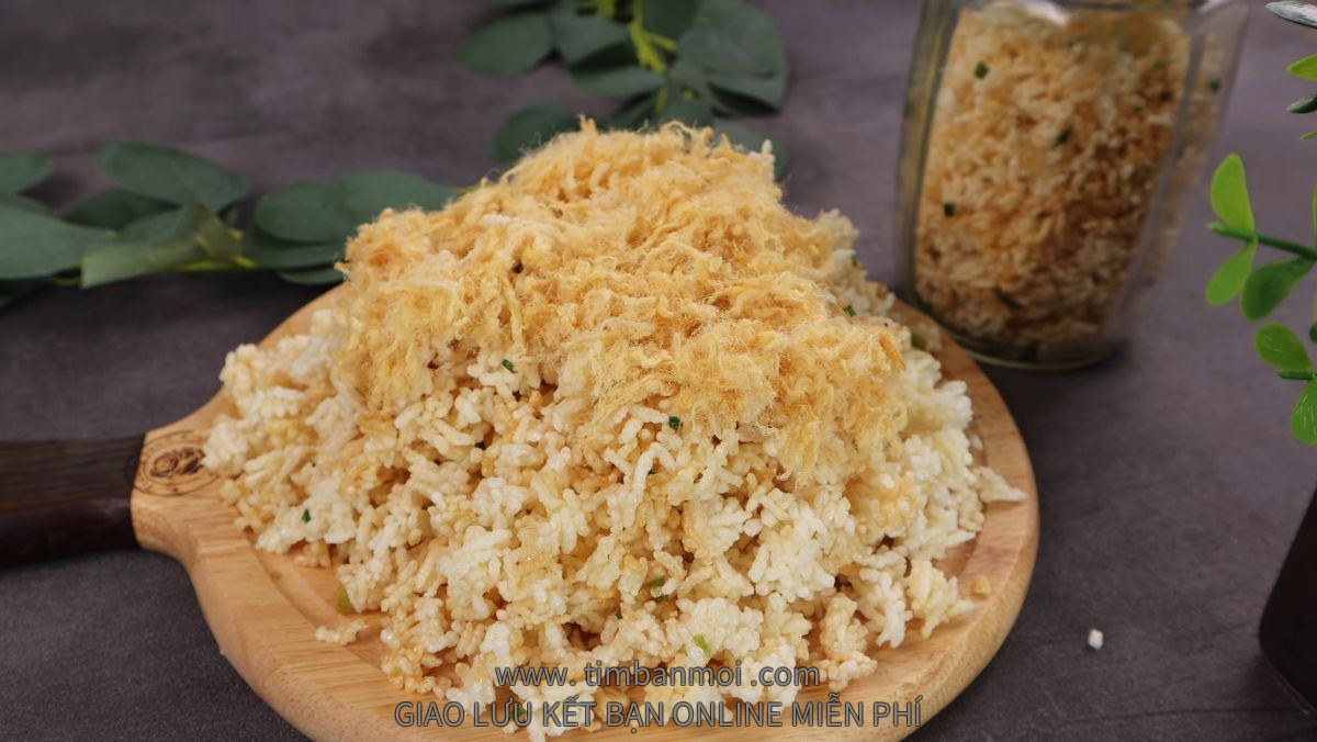 cơm cháy từ cơm nguội