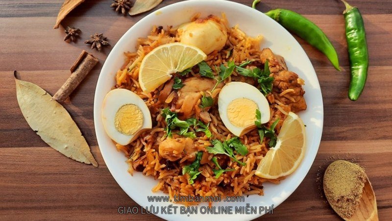 Cơm gà biryani