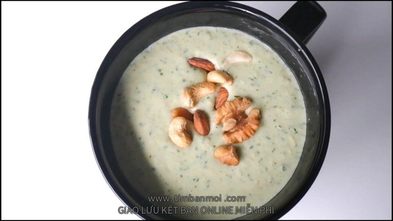 Sinh tố ức gà luộc