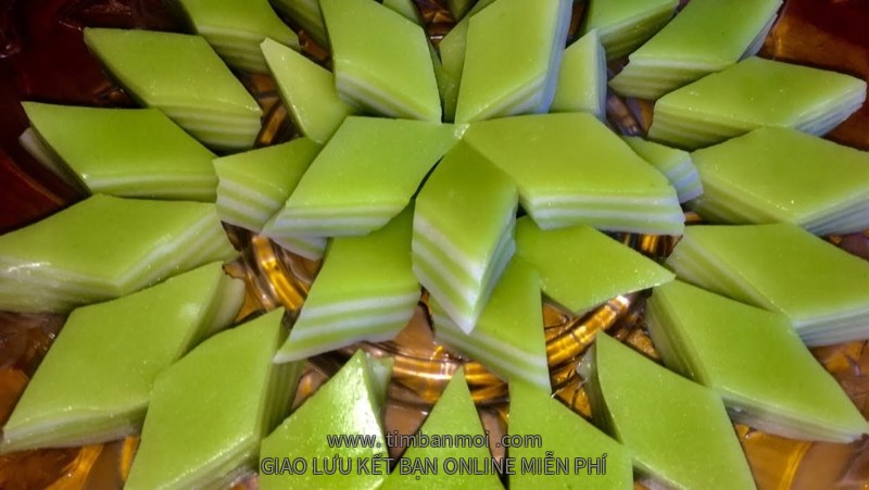 Bánh da lợn nhân khoai môn lá dứa