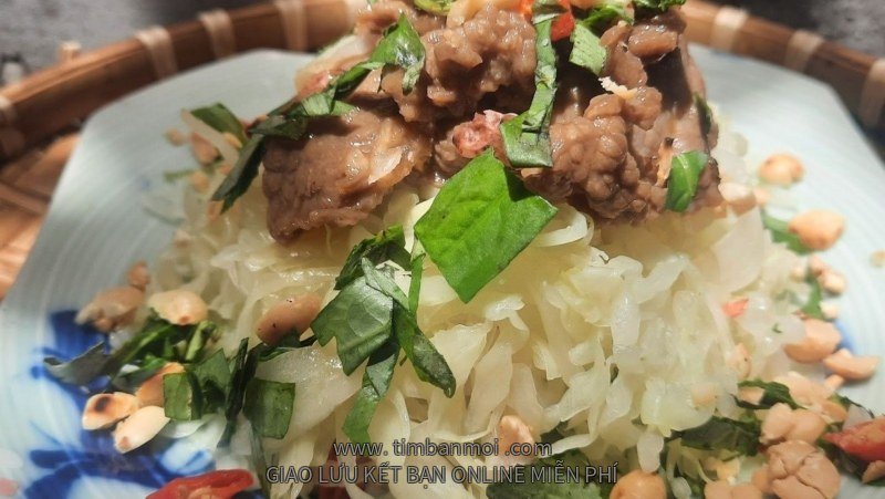 Thịt bò trộn bắp cải