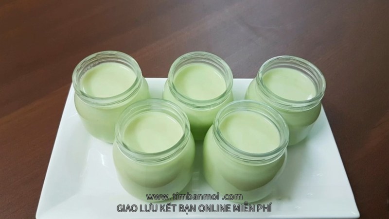 2 cách làm sữa chua matcha và sữa chua lá dứa
