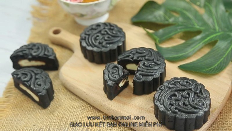 Cách làm bánh trung thu tinh than tre nhân đậu xanh phô mai