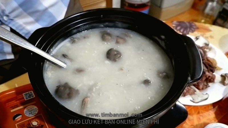 Lẩu cháo chim bồ câu