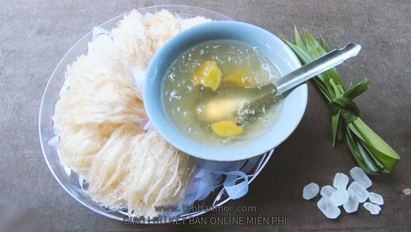 3 cách làm tổ yến chưng đường phèn, hạt sen và lê ngọt