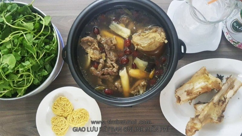 Lẩu gân bò
