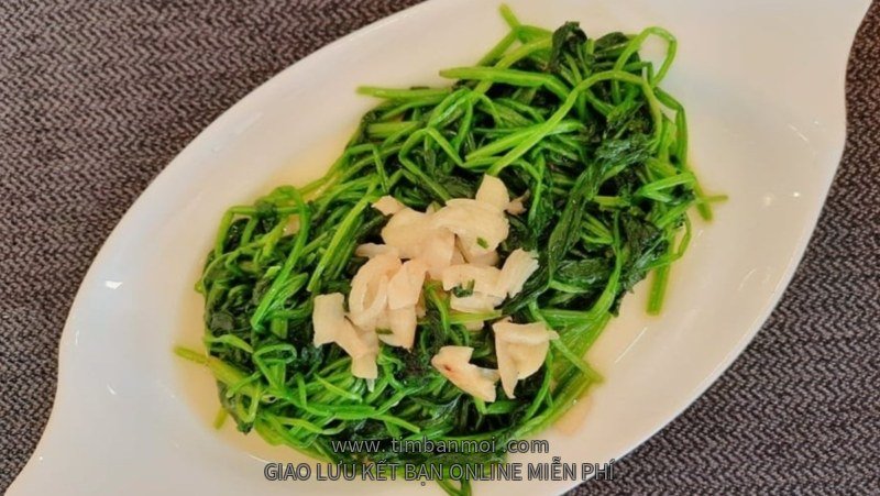 Cải bó xôi (rau chân vịt) xào tỏi
