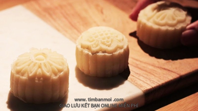 Bánh trung thu dẻo bằng lò vi sóng
