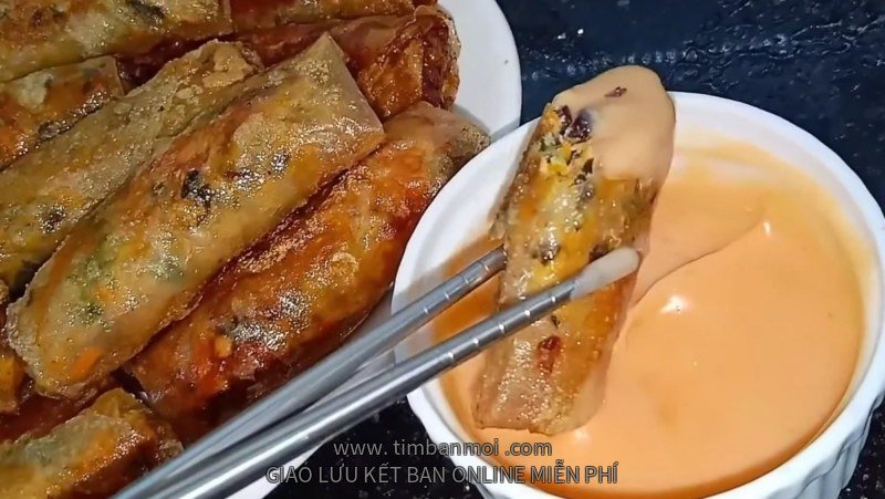 Chả giò cá hồi