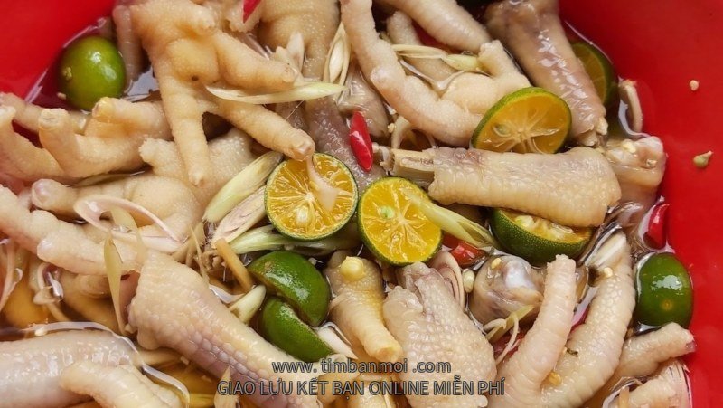 Chân gà ngâm sả tắc