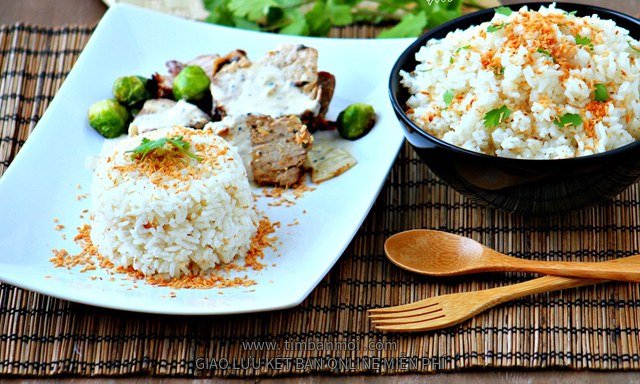 Cơm dừa bằng nồi cơm điện