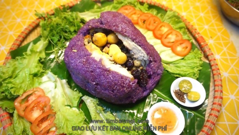 Gà bó xôi lá cẩm sốt xí muội