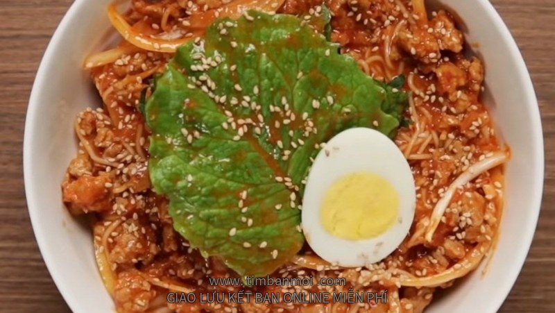 Cách làm mì trộn thịt bằm thơm ngon đơn giản cho ăn bữa sáng