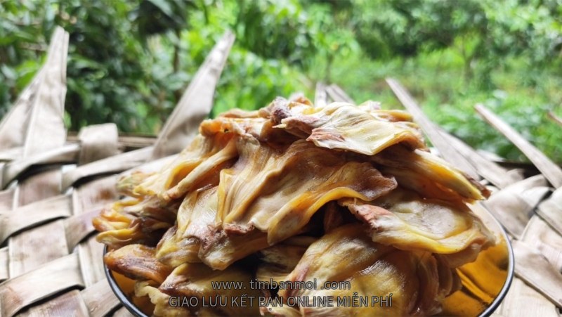 Mít khô phơi nắng