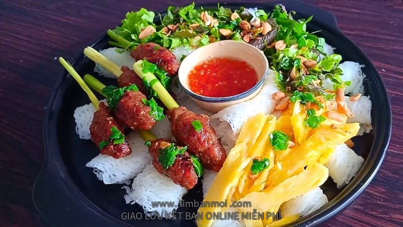 Nem nướng bánh hỏi