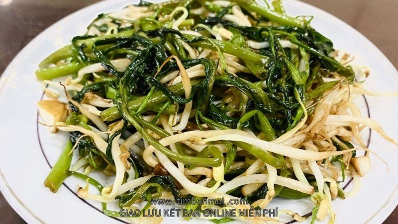 Rau muống xào giá đỗ