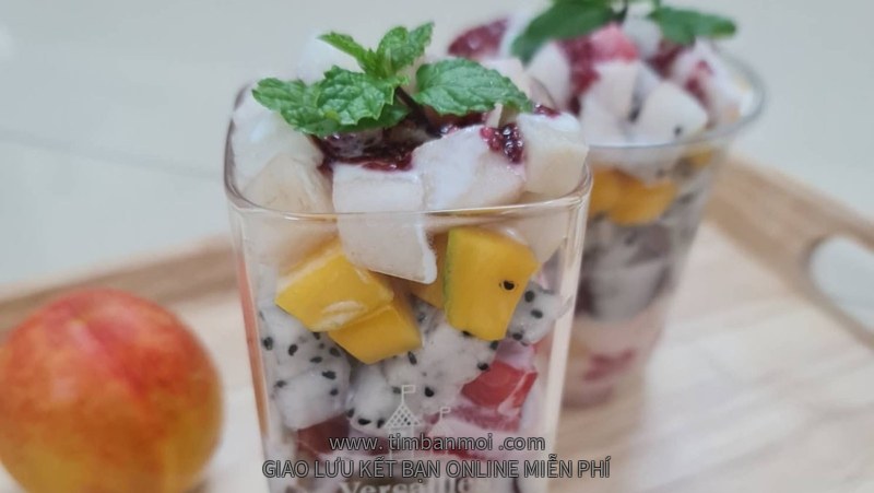 Sữa chua dầm hoa quả