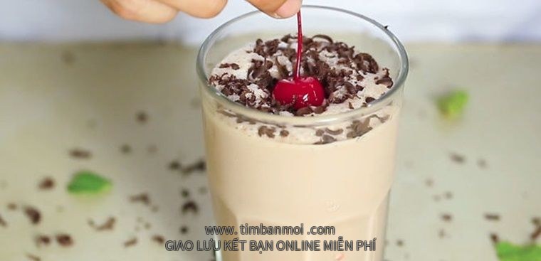 Cách làm sữa lắc bằng máy xay sinh tố