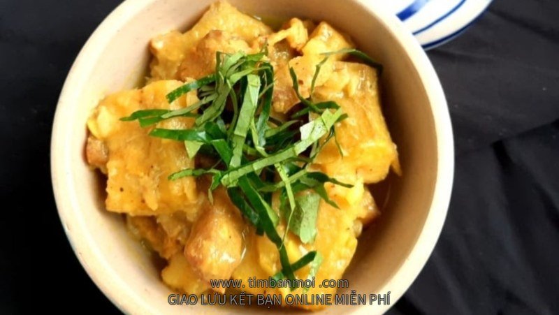 Thịt om chuối xanh