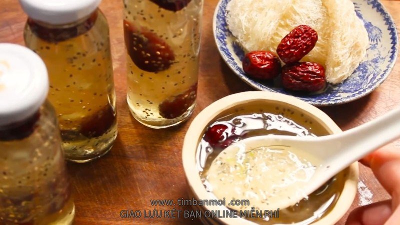 Yến chưng táo đỏ hạt chia