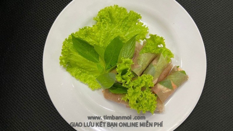 Bánh tráng cuốn tôm