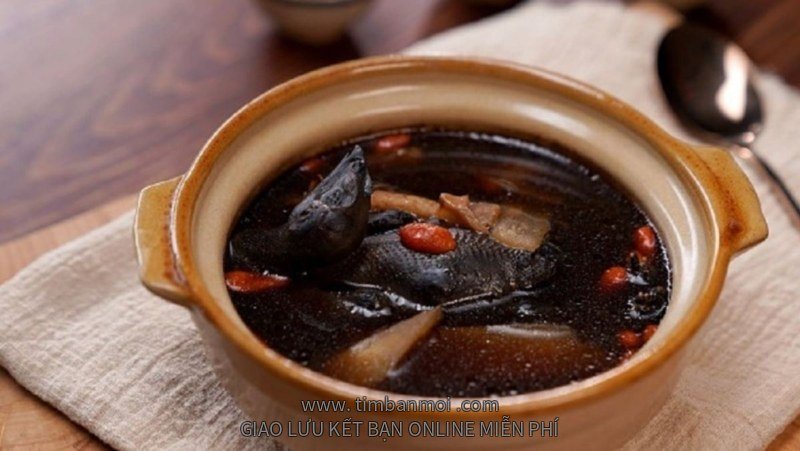 Gà ác hầm đậu đen
