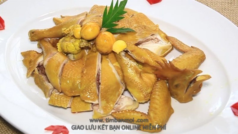 Chặt gà xếp nguyên con và tạo dáng gà