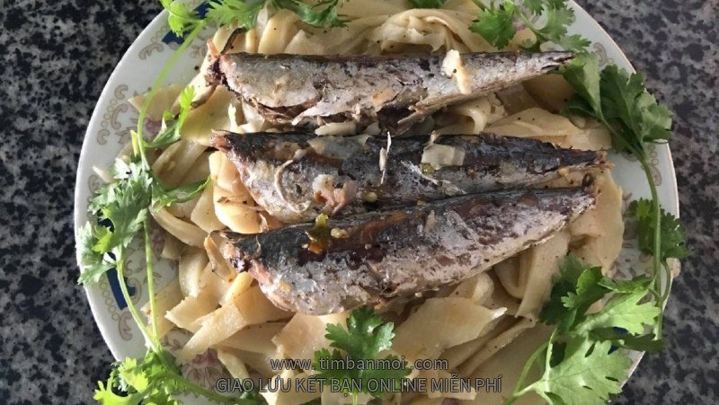 Cá nục kho măng