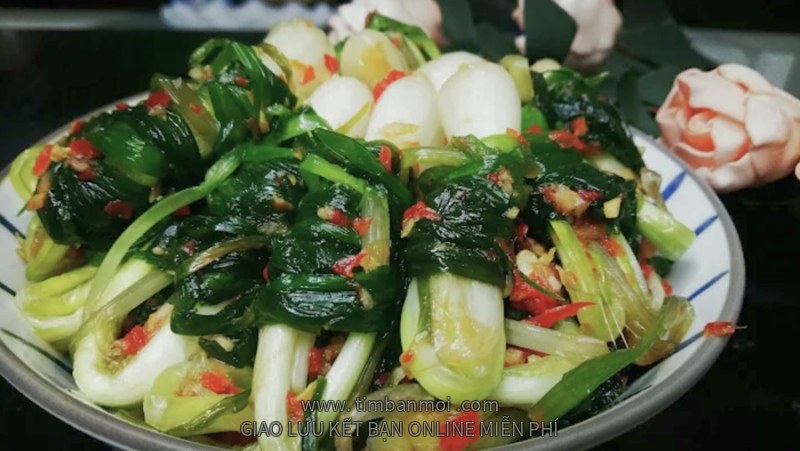 Cách muối củ kiệu cuốn lá