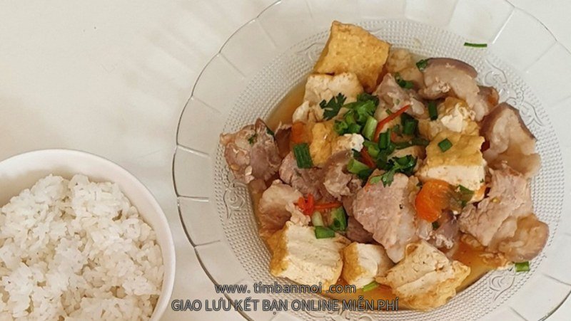 Cách làm đậu hũ xào thịt sốt cà chua