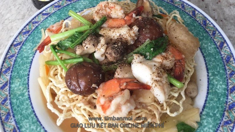 Mì xào giòn thập cẩm