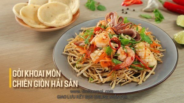 Gỏi khoai môn hải sản