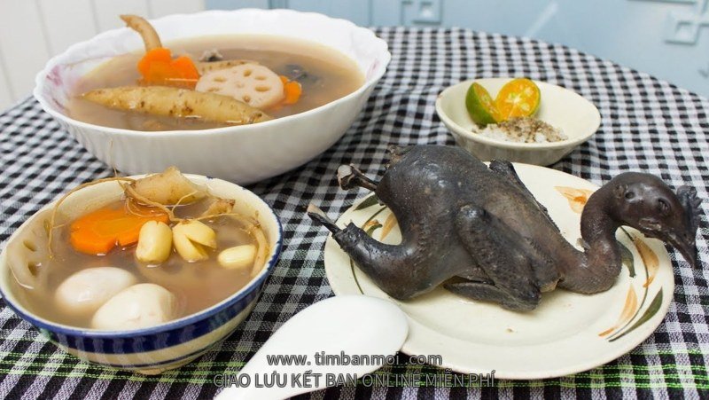 Gà ác hầm sâm