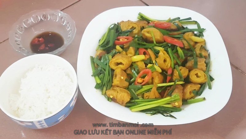 2 cách làm mì căn xào nghệ