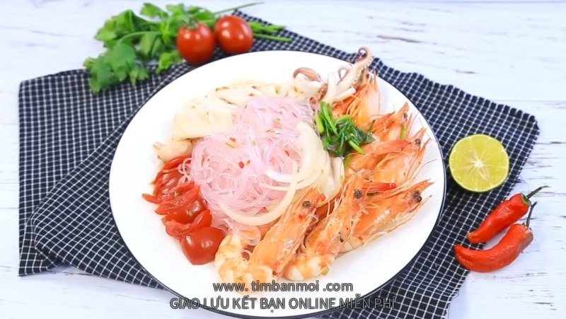 Miến trộn hải sản