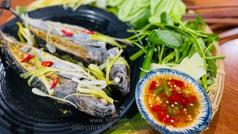 Cá ồ hấp cuốn bánh tráng