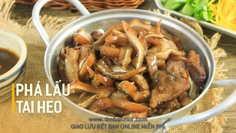 Phá lấu tai heo nước dừa