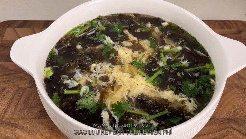 Mách bạn cách làm canh rong biển nấu trứng