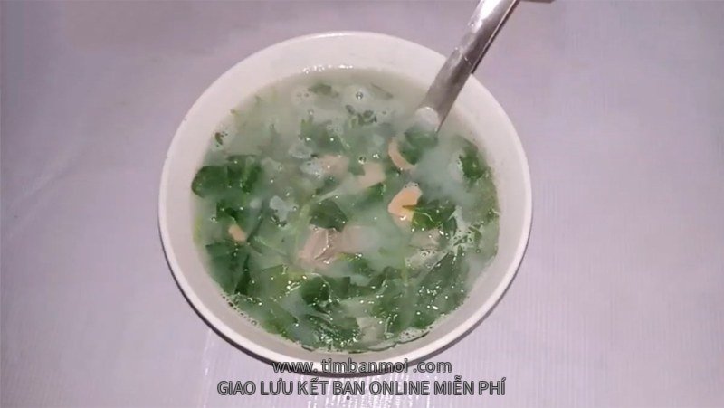2 cách nấu canh trai nấu mồng tơi