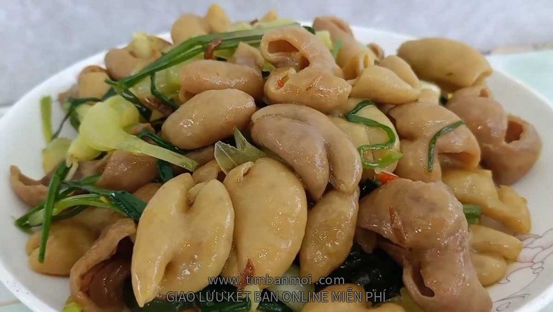 Củ kiệu xào lòng heo