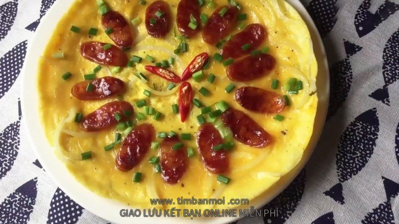 Trứng chiên lạp xưởng