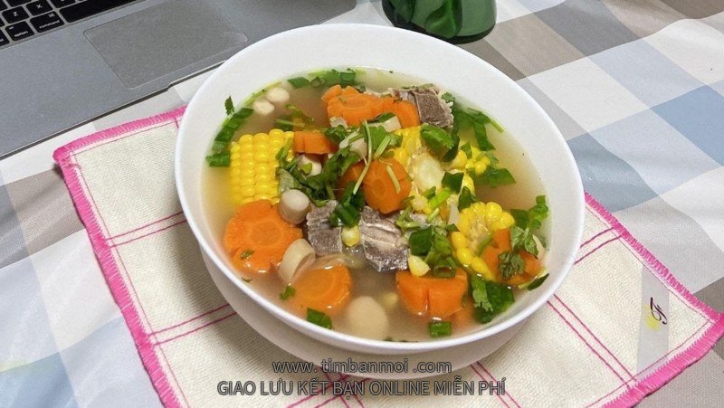 Canh bắp hầm sườn non