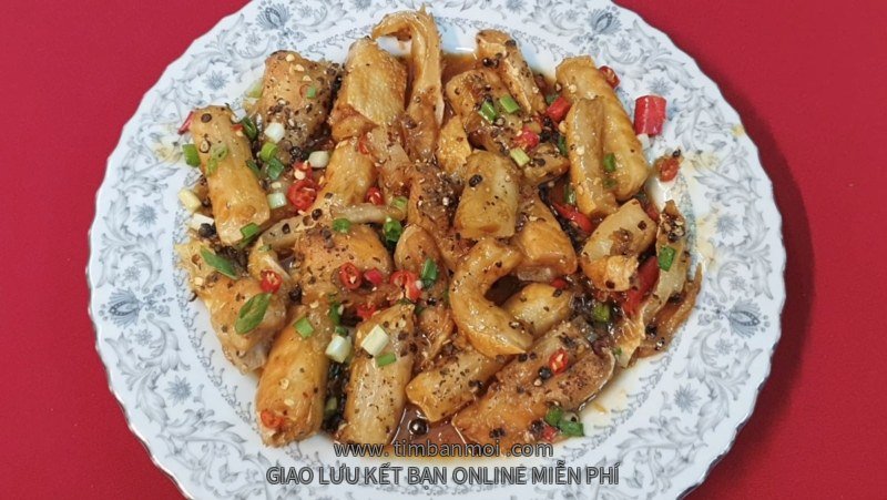 Lườn cá hồi kho tiêu và kho thơm