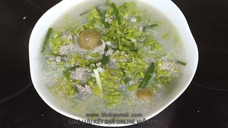 2 cách nấu canh hoa thiên lý nấu thịt băm
