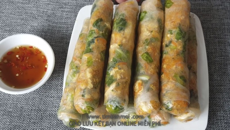 Bì cuốn chay từ tàu hũ ky và củ cải muối