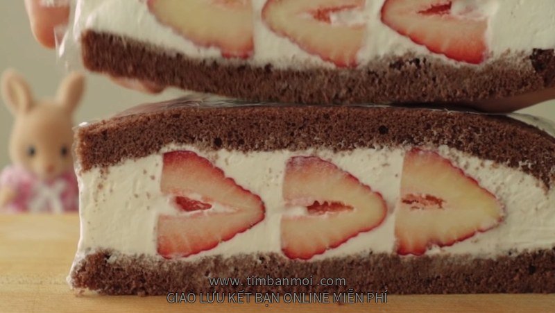 Bánh sandwich nhân kem dâu tây