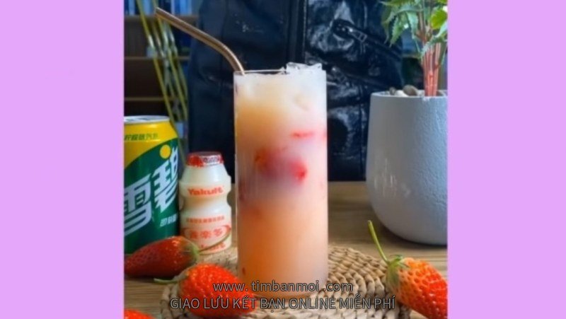 Yakult dâu tây
