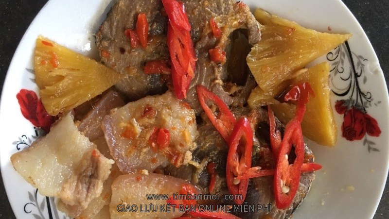 Cá ngừ kho thịt ba rọi